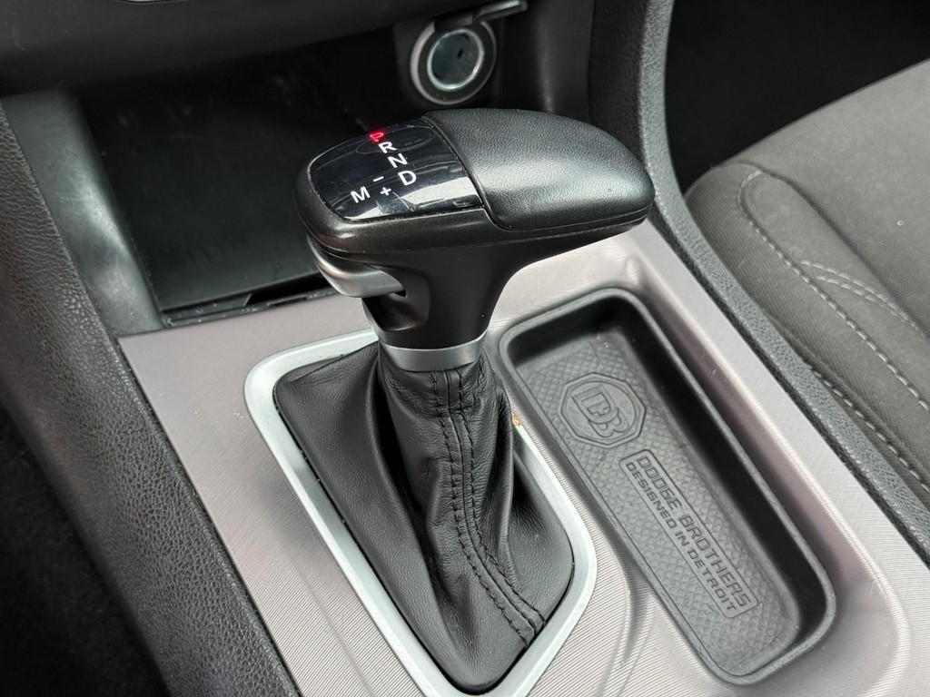 Dodge Charger Vehicle Full-screen Gallery Image 22