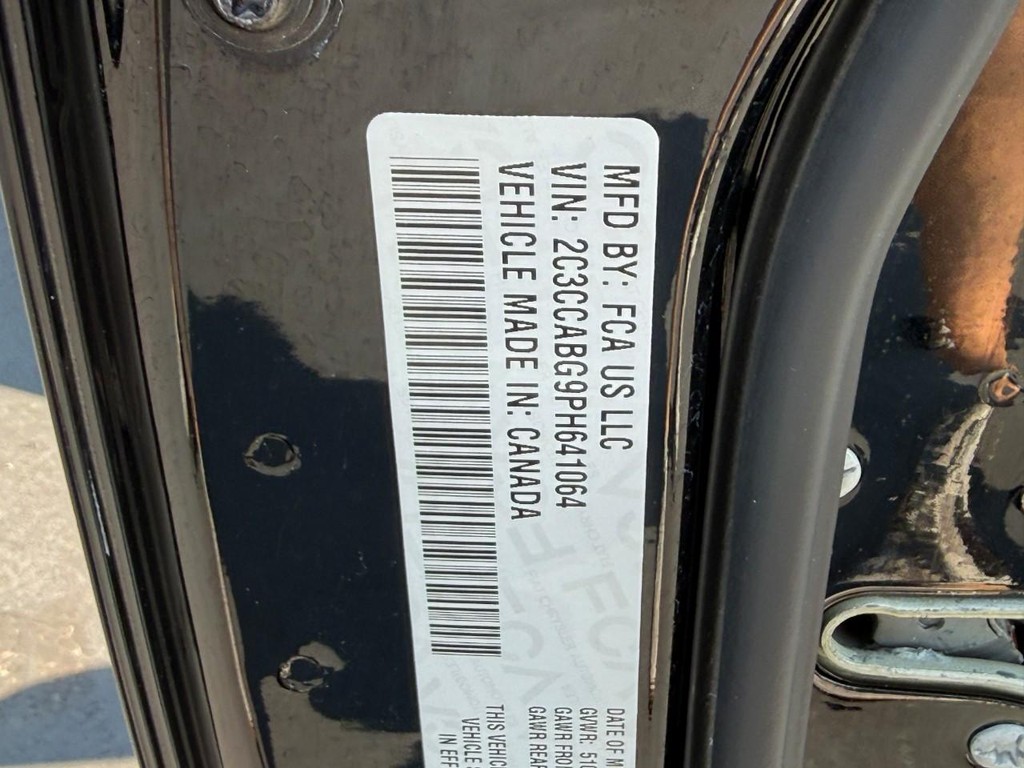 Chrysler 300 Vehicle Full-screen Gallery Image 25