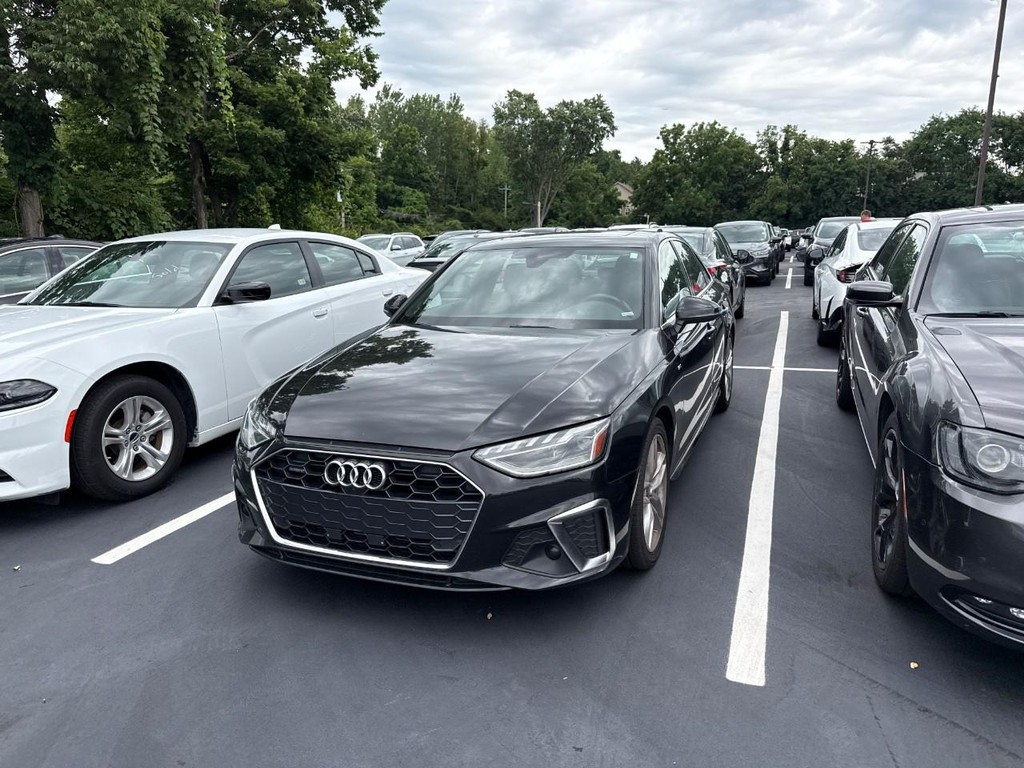 Audi A4 Sedan Vehicle Full-screen Gallery Image 04