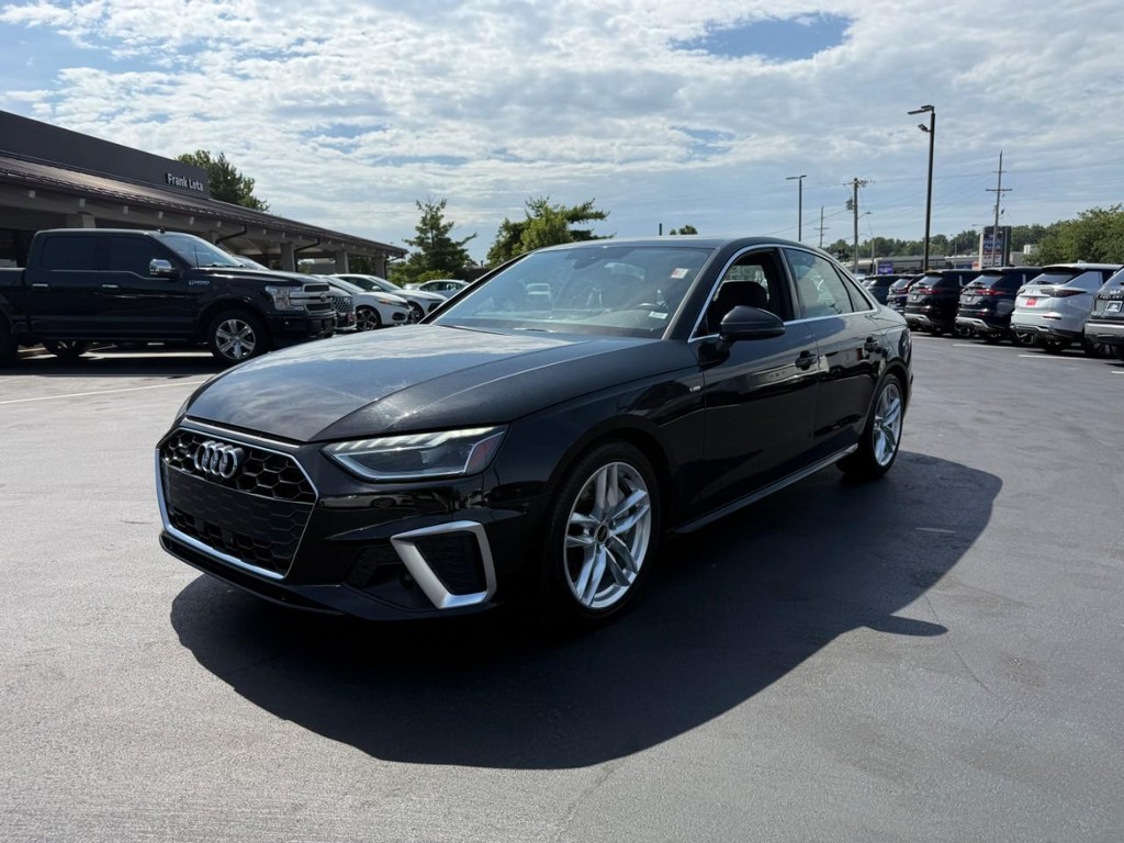 Audi A4 Sedan Vehicle Full-screen Gallery Image 08