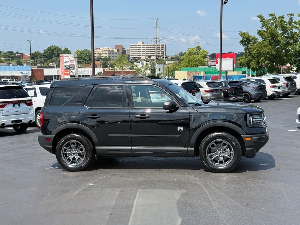 Ford Bronco Sport Vehicle Full-screen Gallery Image 02