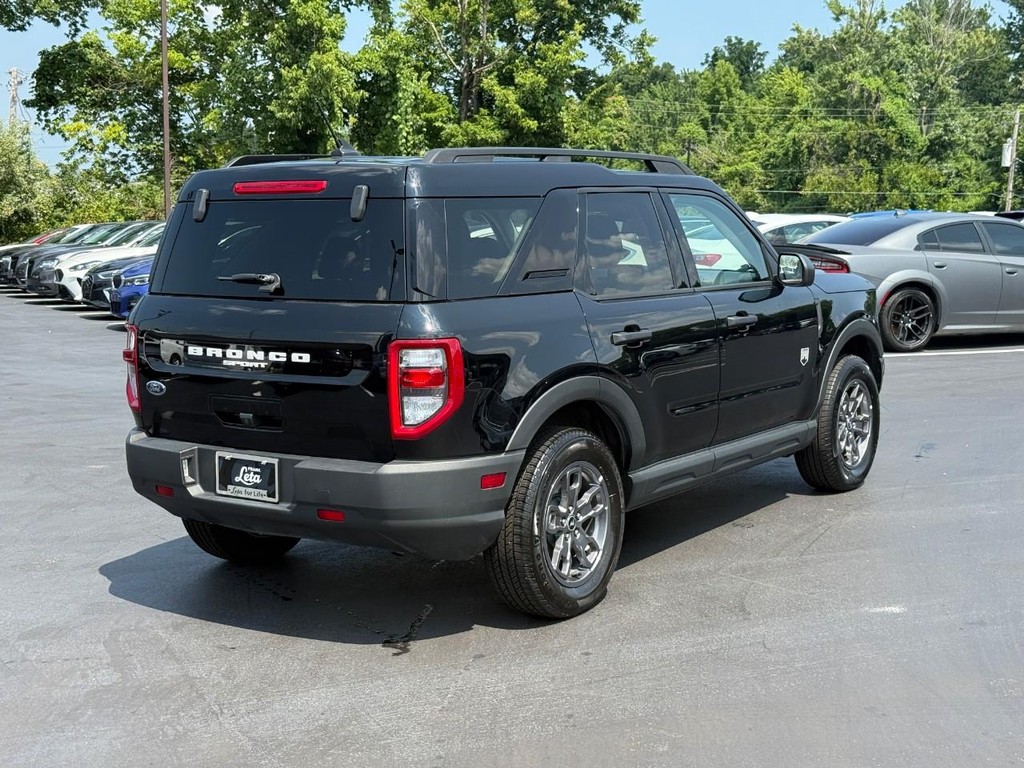 Ford Bronco Sport Vehicle Full-screen Gallery Image 03