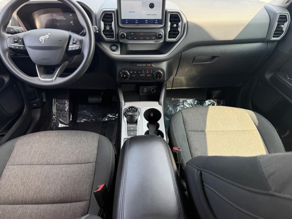 Ford Bronco Sport Vehicle Full-screen Gallery Image 11
