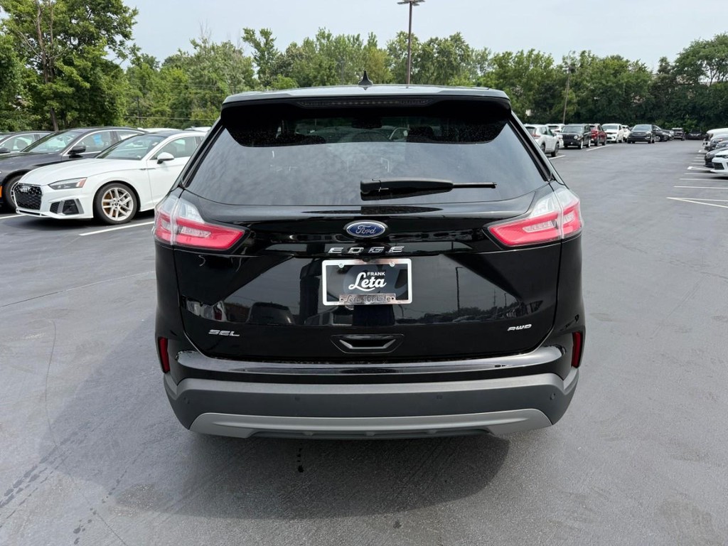 Ford Edge Vehicle Full-screen Gallery Image 08