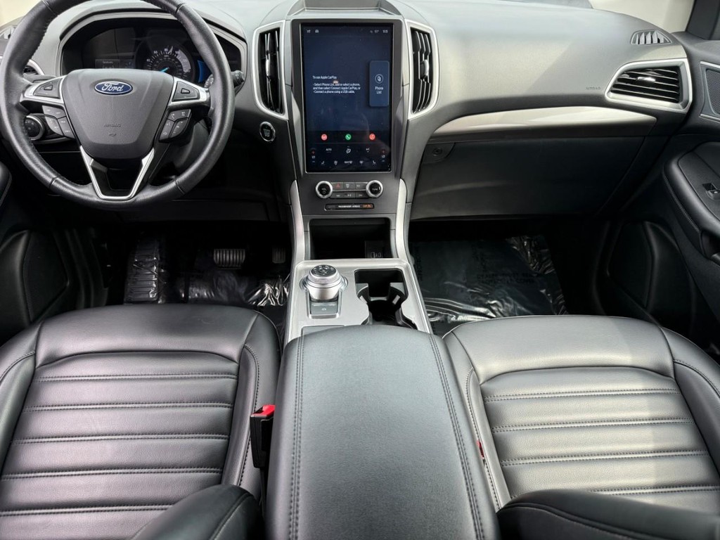Ford Edge Vehicle Full-screen Gallery Image 12
