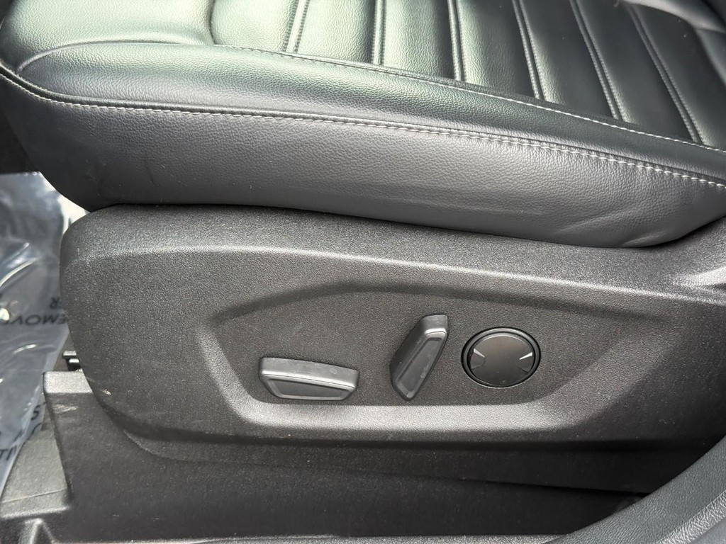 Ford Edge Vehicle Full-screen Gallery Image 19