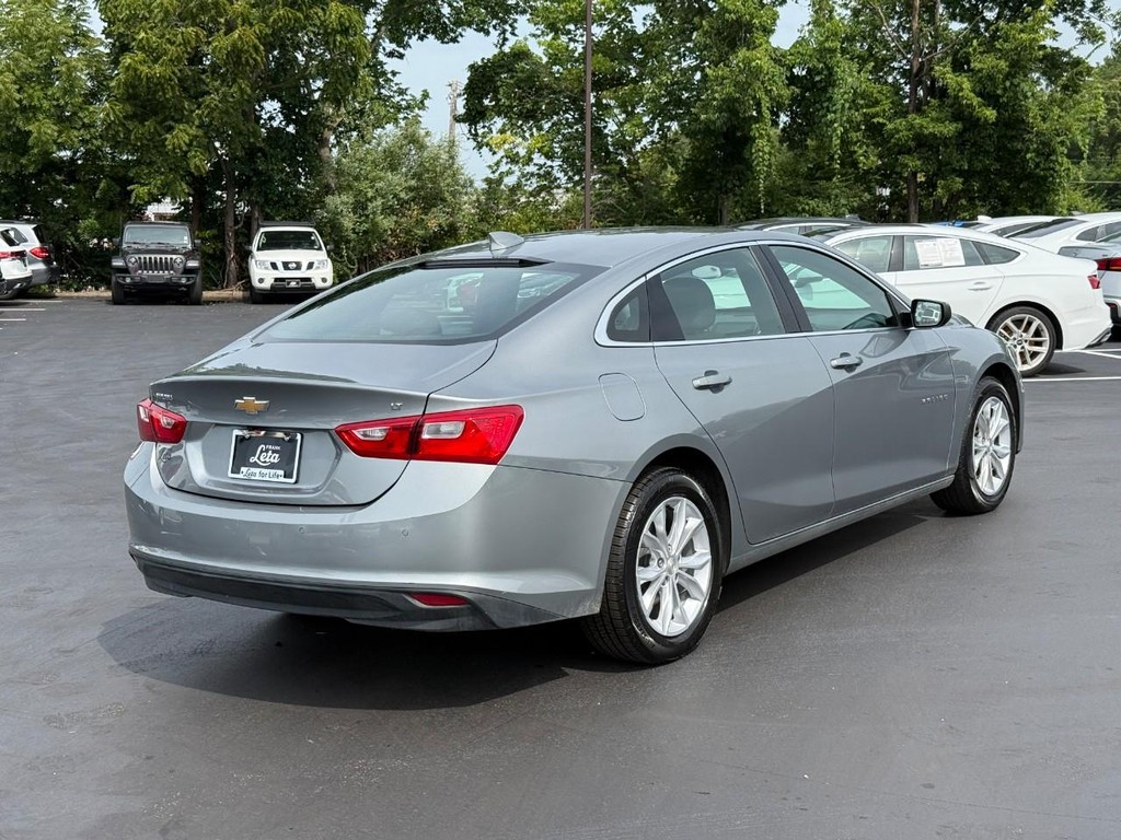 Chevrolet Malibu Vehicle Full-screen Gallery Image 03