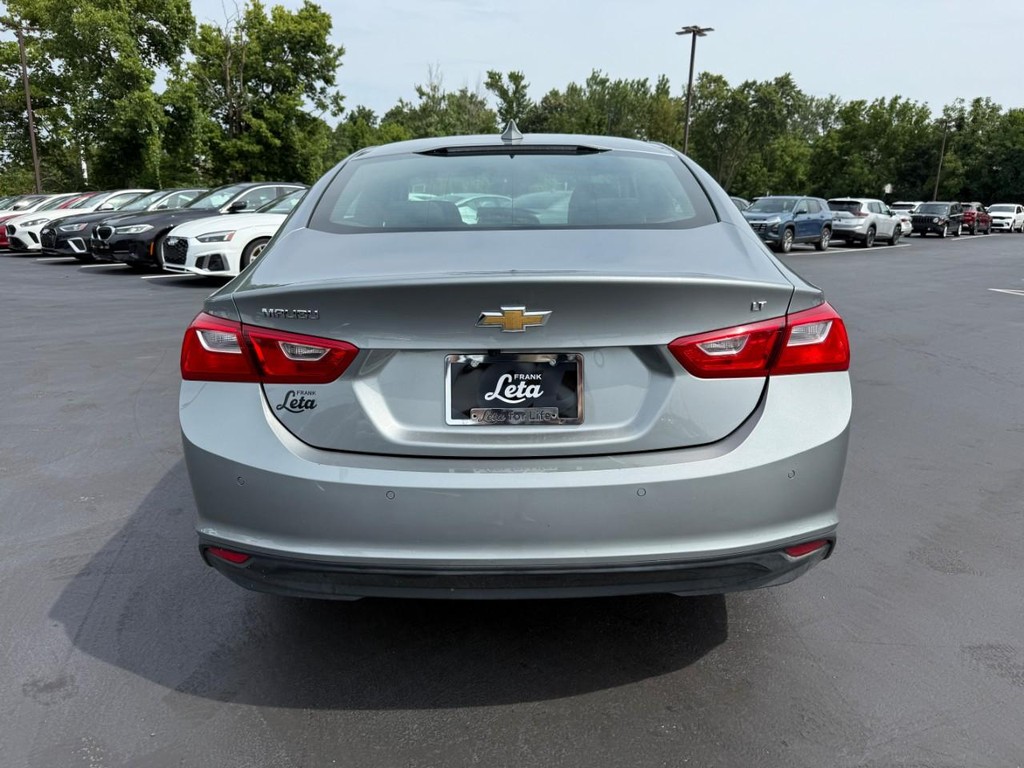 Chevrolet Malibu Vehicle Full-screen Gallery Image 07
