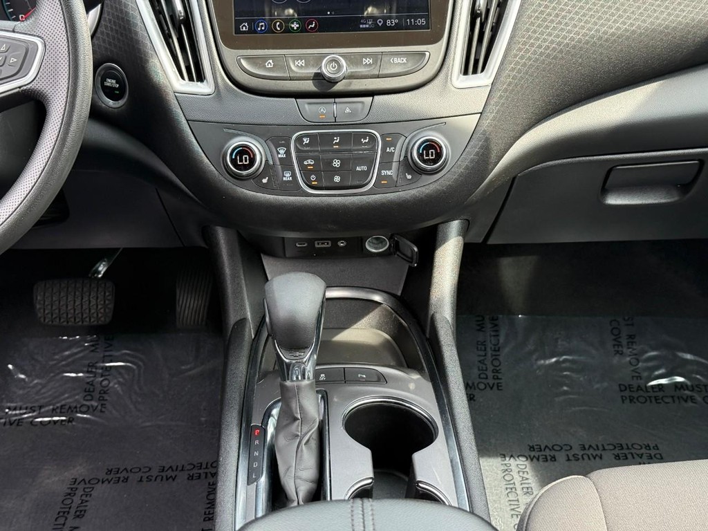 Chevrolet Malibu Vehicle Full-screen Gallery Image 14