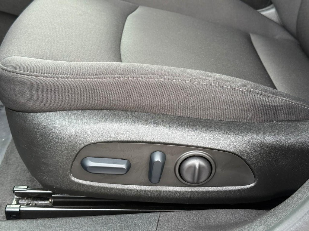 Chevrolet Malibu Vehicle Full-screen Gallery Image 18
