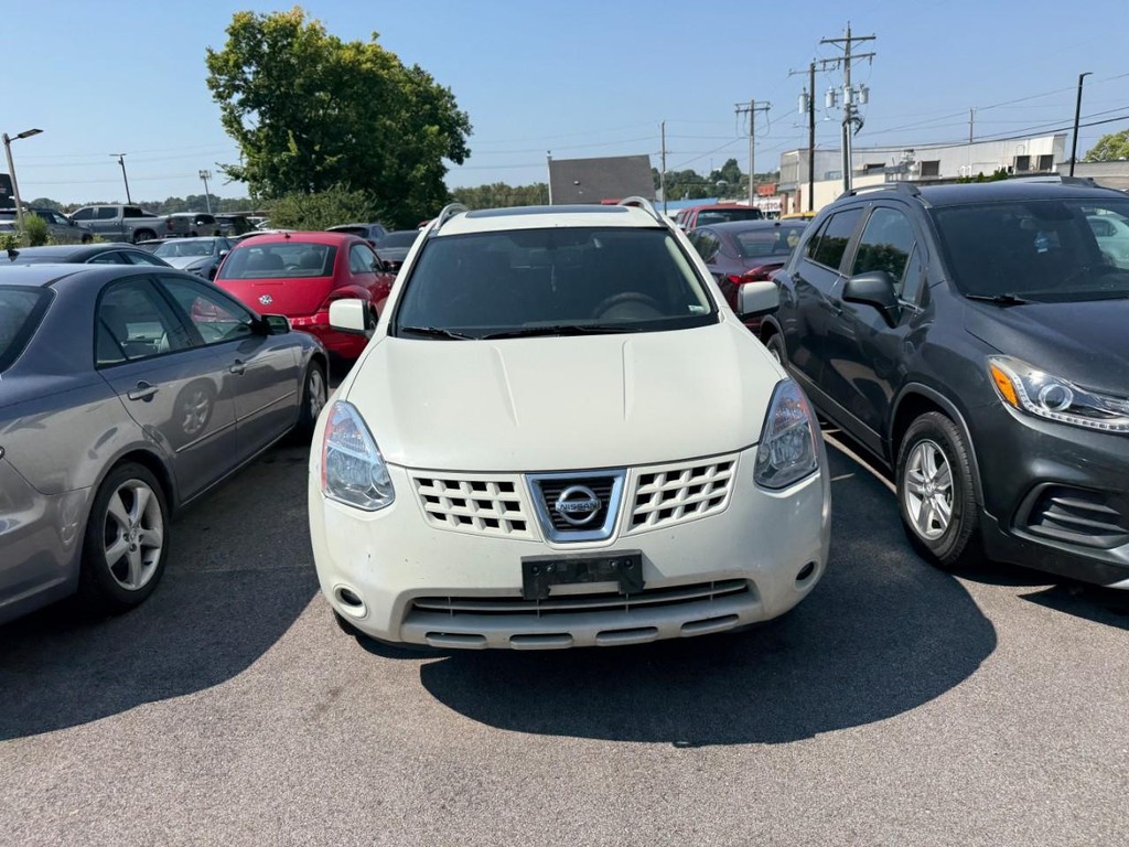 Nissan Rogue Vehicle Full-screen Gallery Image 07