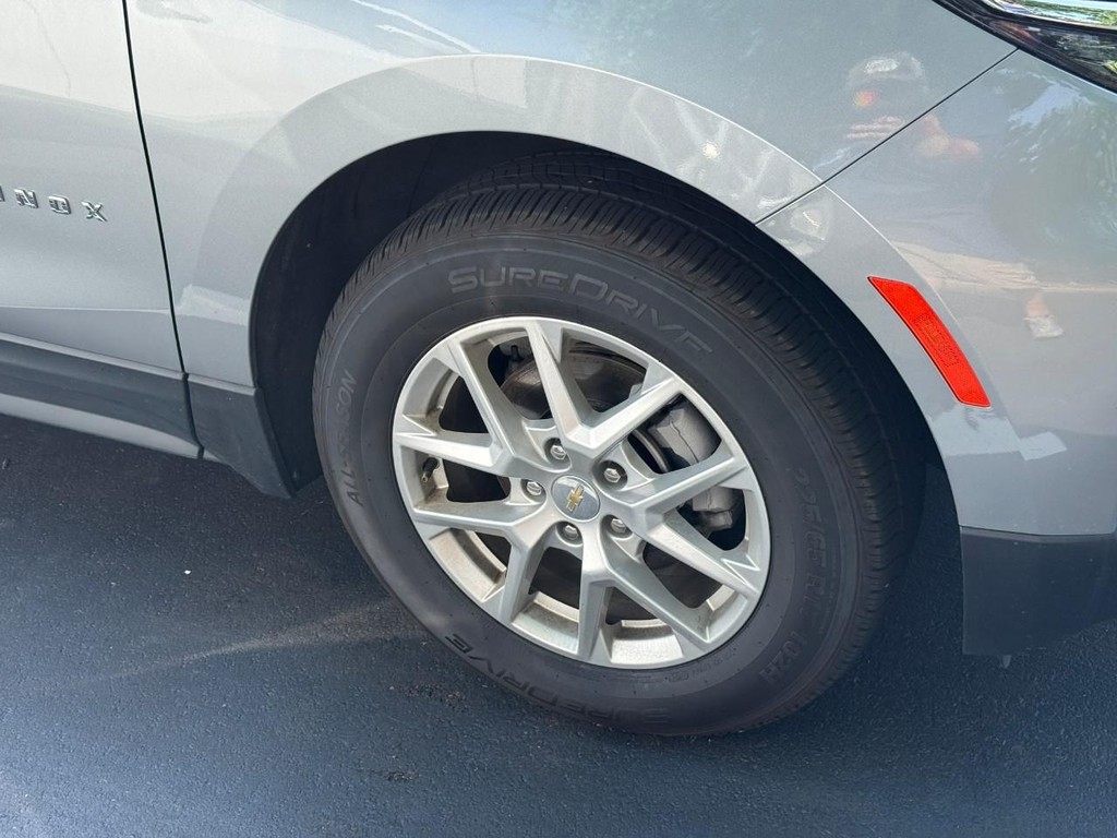 Chevrolet Equinox Vehicle Full-screen Gallery Image 09
