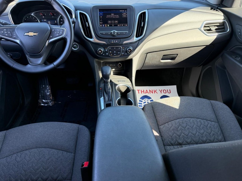 Chevrolet Equinox Vehicle Full-screen Gallery Image 12