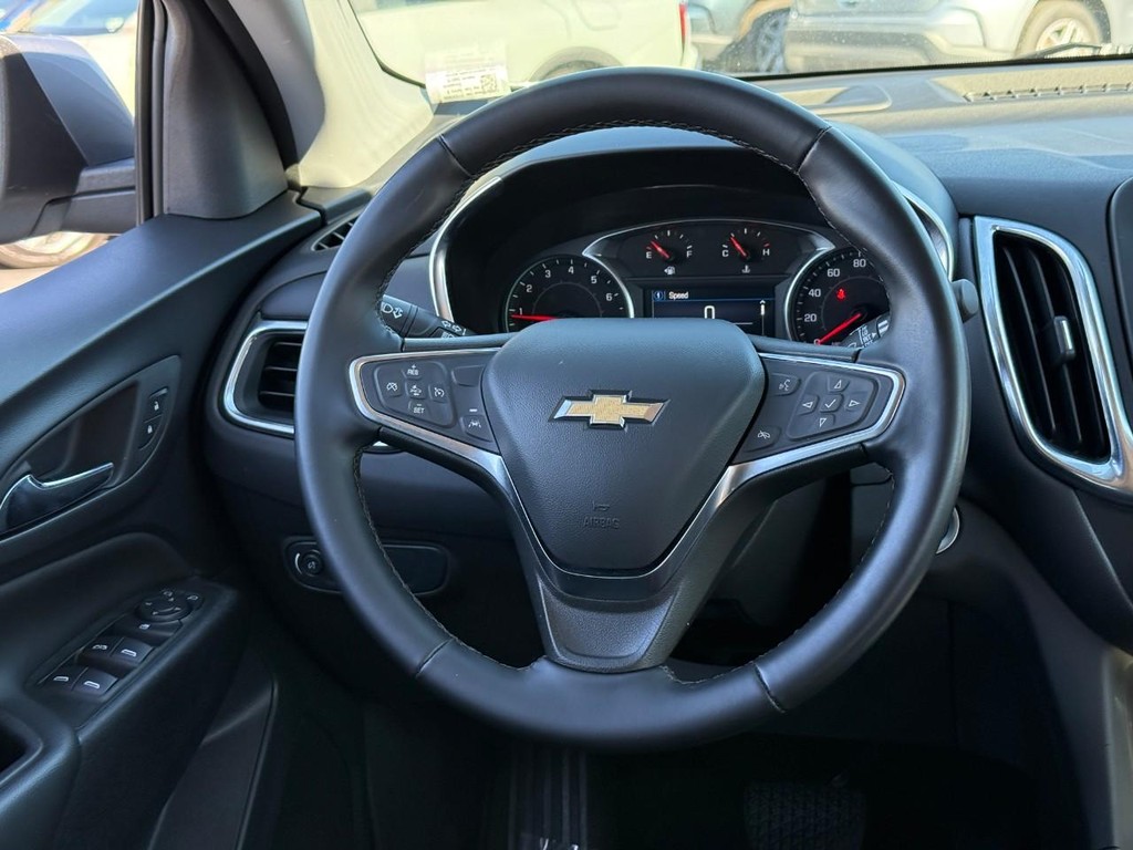 Chevrolet Equinox Vehicle Full-screen Gallery Image 13