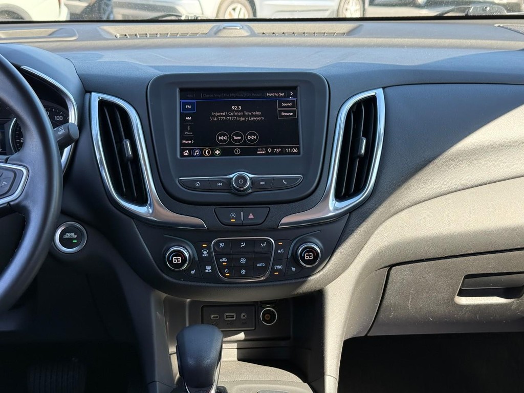 Chevrolet Equinox Vehicle Full-screen Gallery Image 14