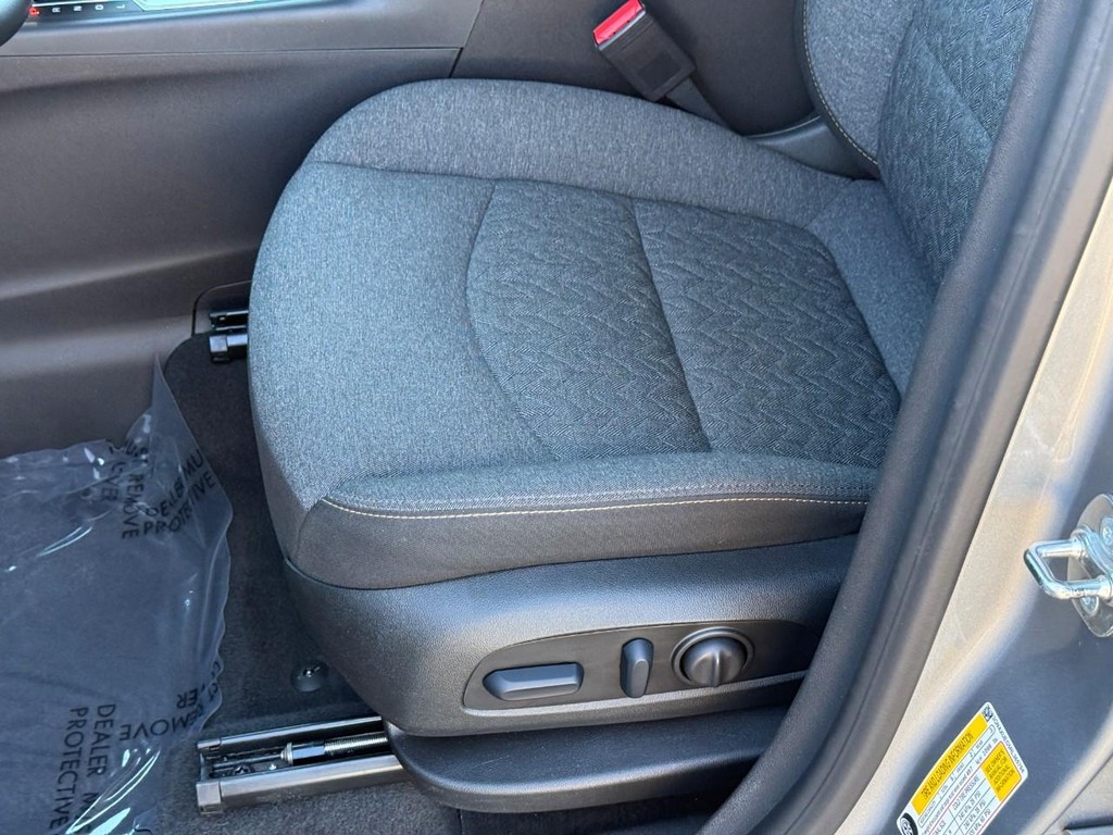 Chevrolet Equinox Vehicle Full-screen Gallery Image 17