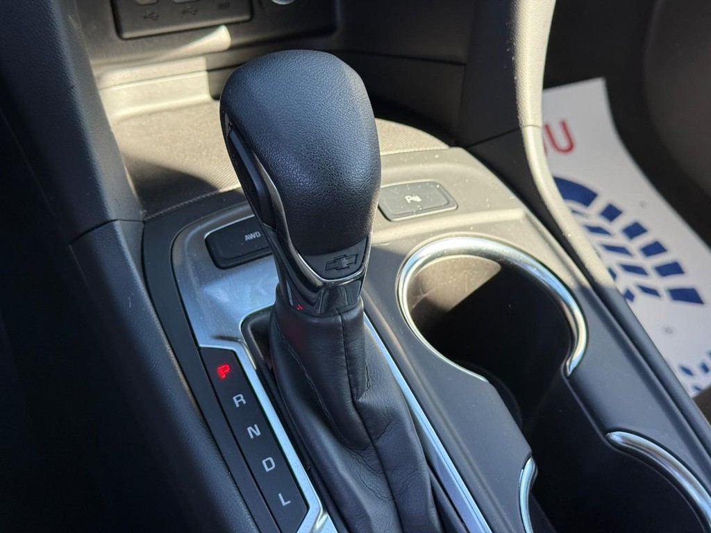 Chevrolet Equinox Vehicle Full-screen Gallery Image 22
