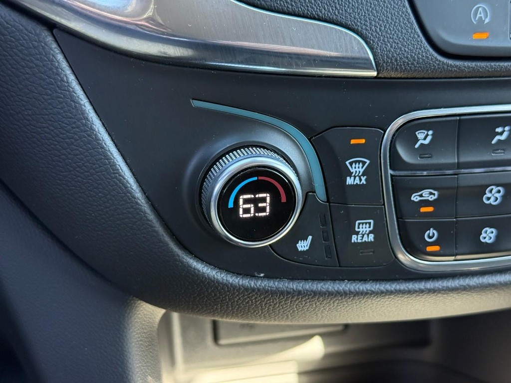 Chevrolet Equinox Vehicle Full-screen Gallery Image 23