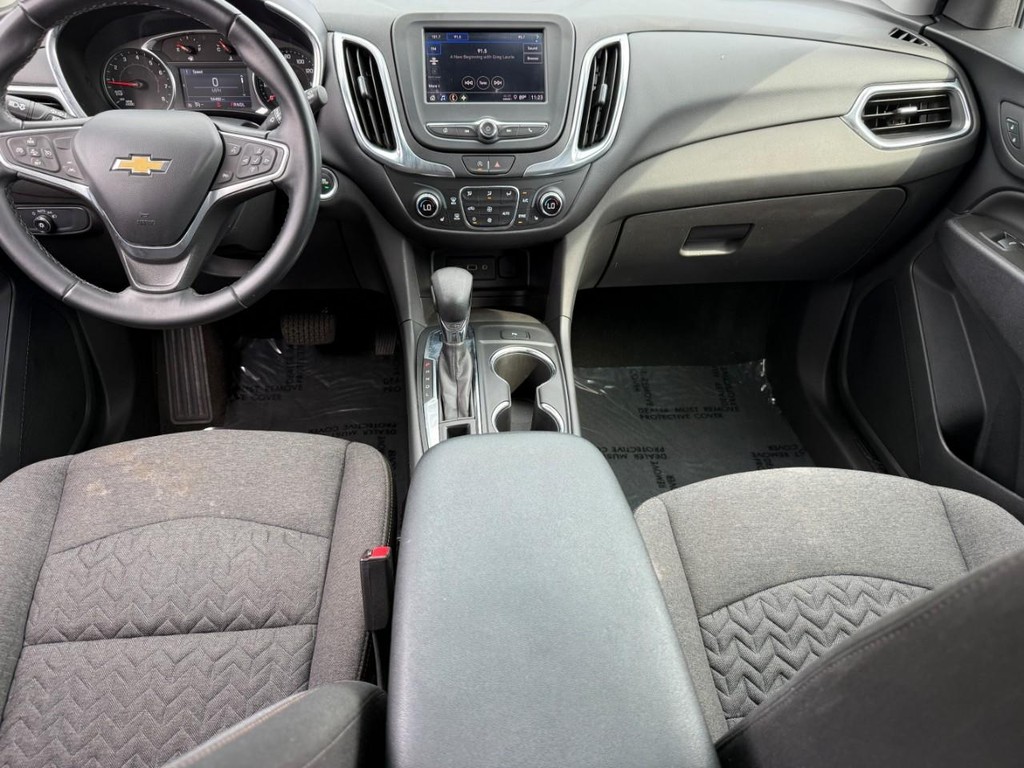 Chevrolet Equinox Vehicle Full-screen Gallery Image 11