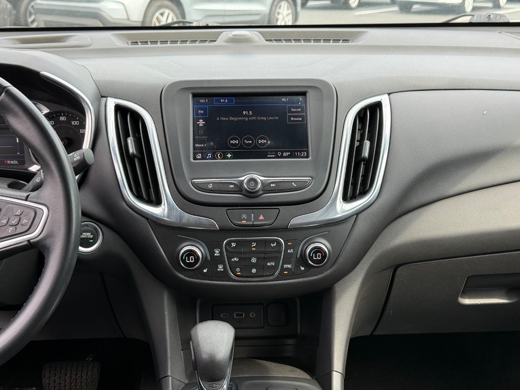 Chevrolet Equinox Vehicle Full-screen Gallery Image 13