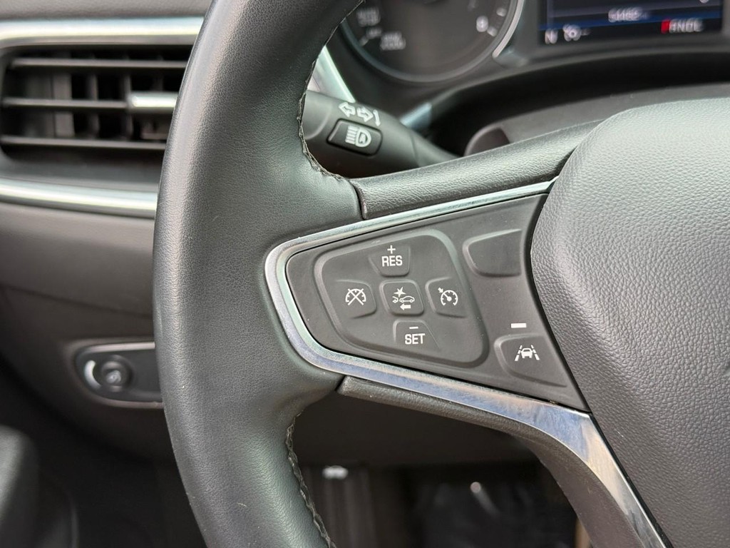 Chevrolet Equinox Vehicle Full-screen Gallery Image 18