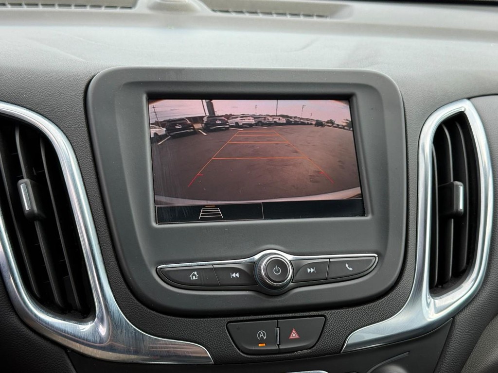 Chevrolet Equinox Vehicle Full-screen Gallery Image 22