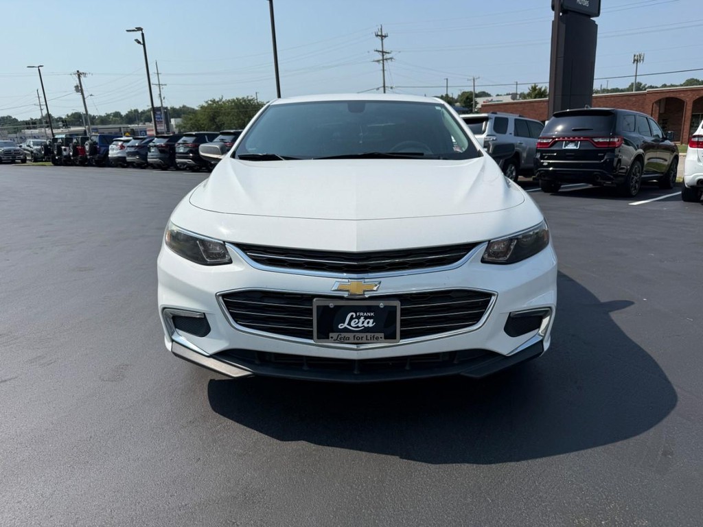 Chevrolet Malibu Vehicle Full-screen Gallery Image 05
