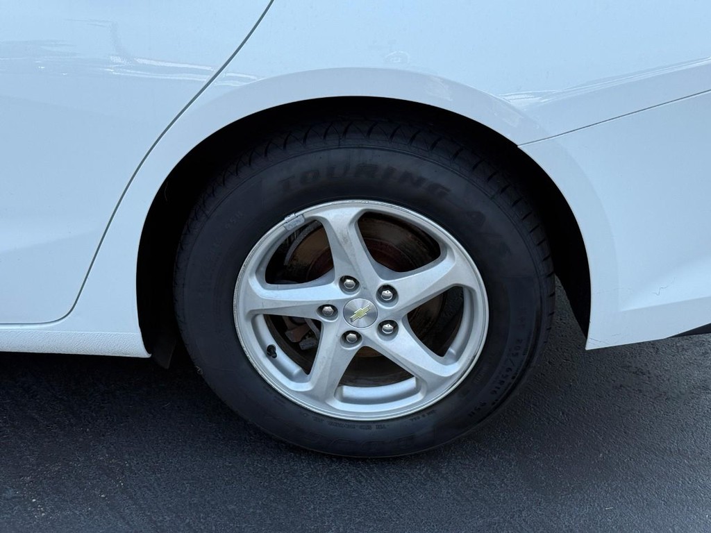 Chevrolet Malibu Vehicle Full-screen Gallery Image 06