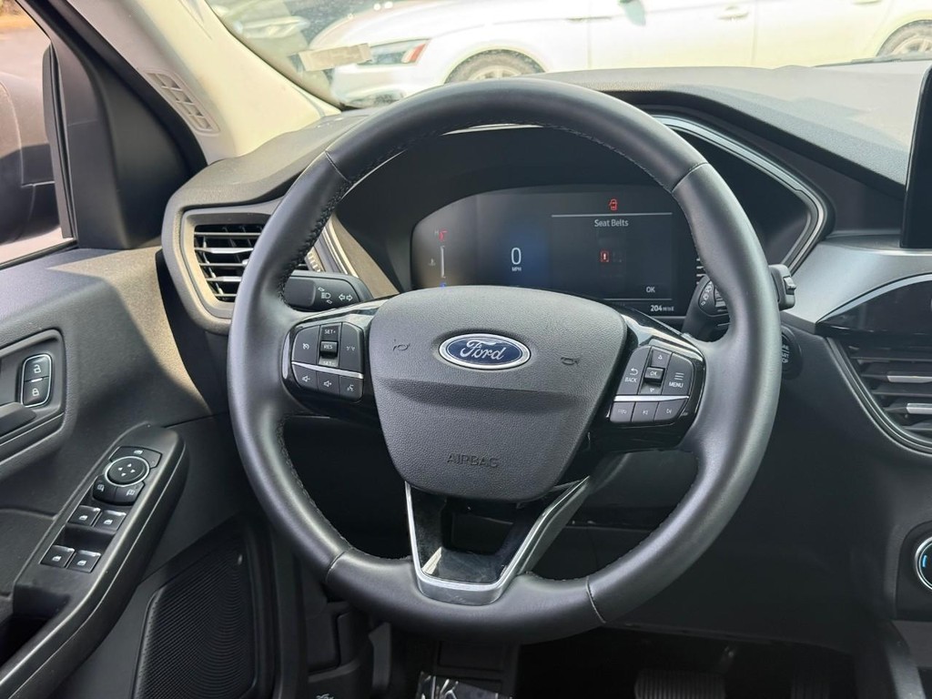 Ford Escape Vehicle Full-screen Gallery Image 13