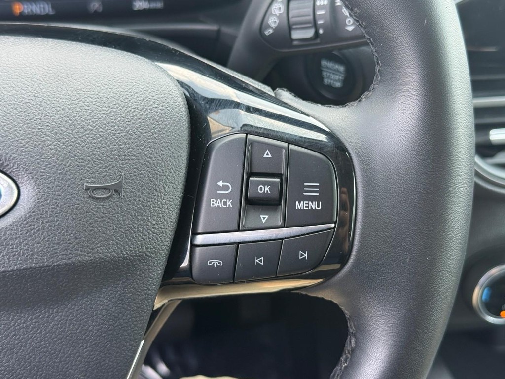 Ford Escape Vehicle Full-screen Gallery Image 22