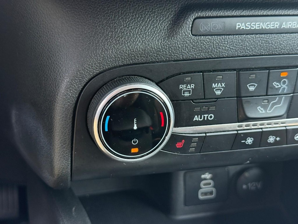 Ford Escape Vehicle Full-screen Gallery Image 25