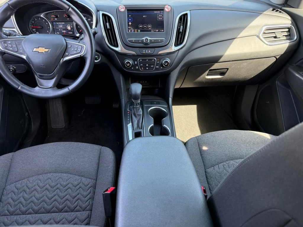Chevrolet Equinox Vehicle Full-screen Gallery Image 12