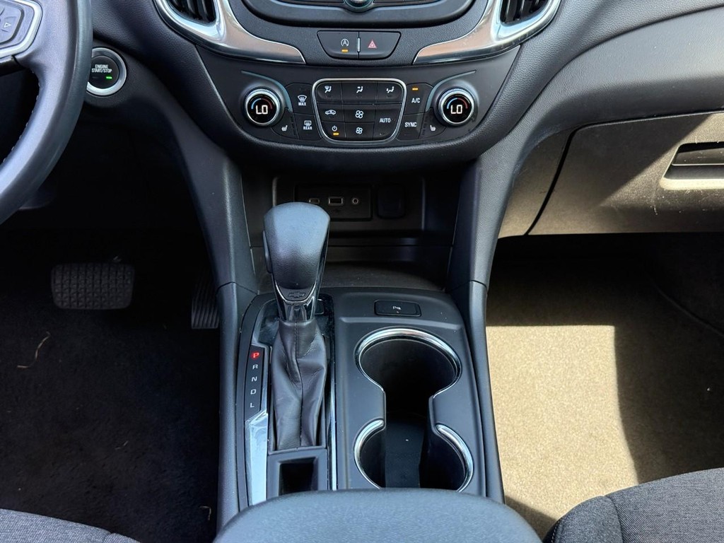 Chevrolet Equinox Vehicle Full-screen Gallery Image 16