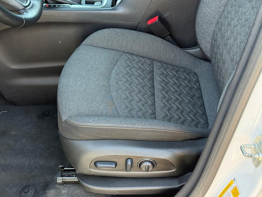 Chevrolet Equinox Vehicle Full-screen Gallery Image 18