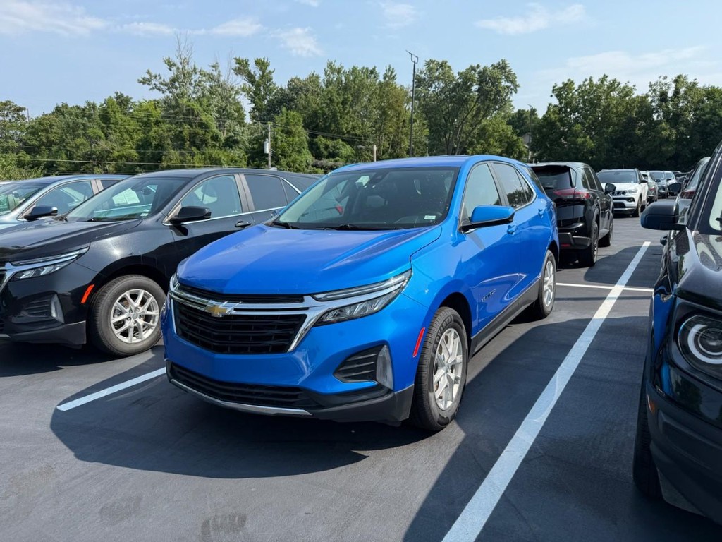 Chevrolet Equinox Vehicle Full-screen Gallery Image 02