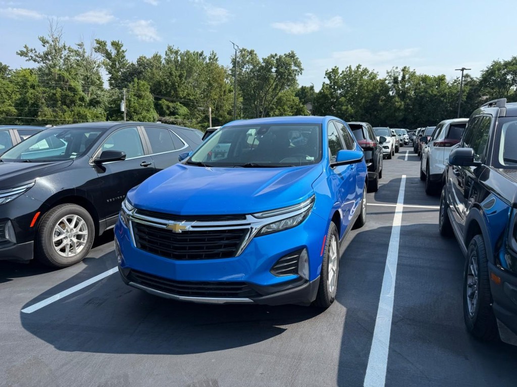 Chevrolet Equinox Vehicle Full-screen Gallery Image 03