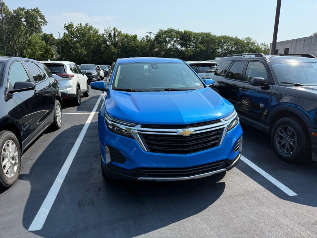 Chevrolet Equinox Vehicle Full-screen Gallery Image 06