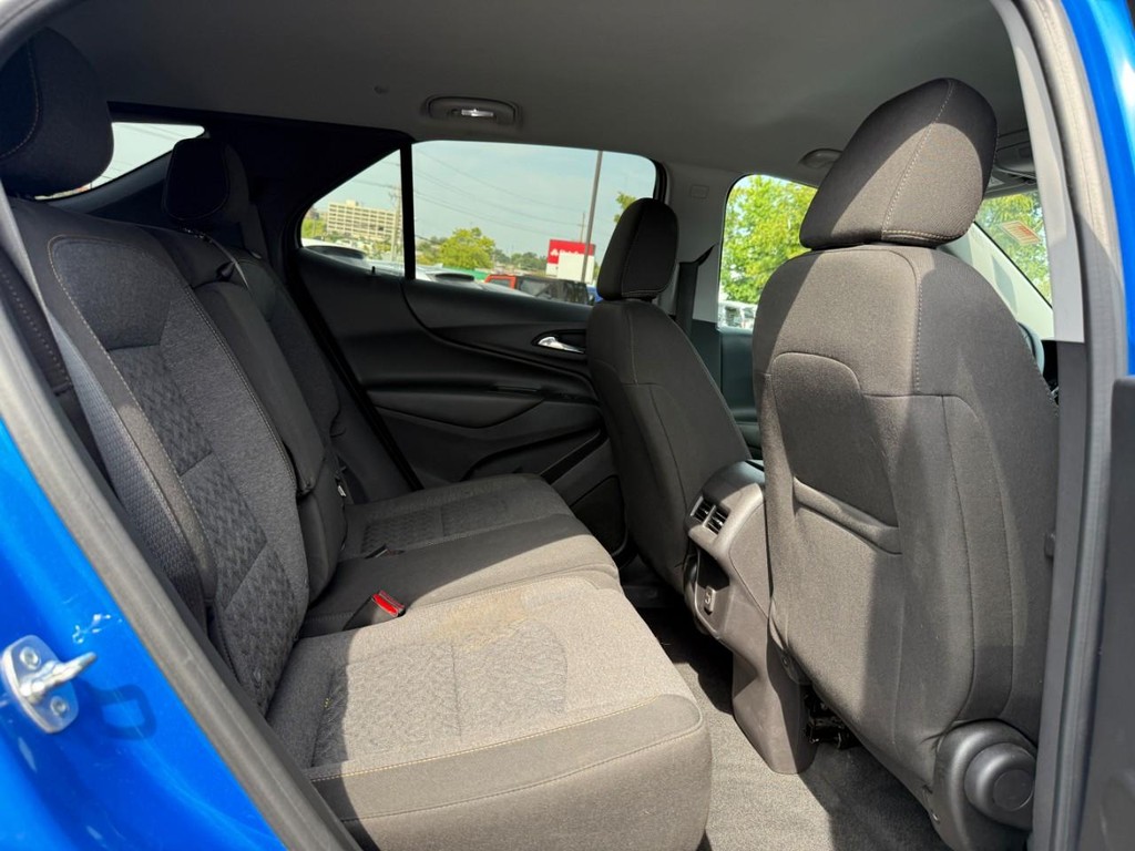 Chevrolet Equinox Vehicle Full-screen Gallery Image 11