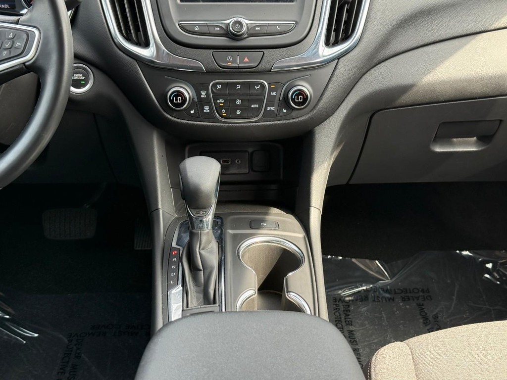Chevrolet Equinox Vehicle Full-screen Gallery Image 15