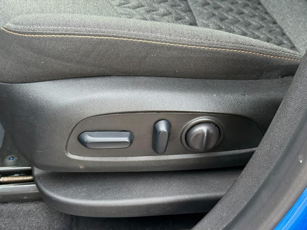 Chevrolet Equinox Vehicle Full-screen Gallery Image 18