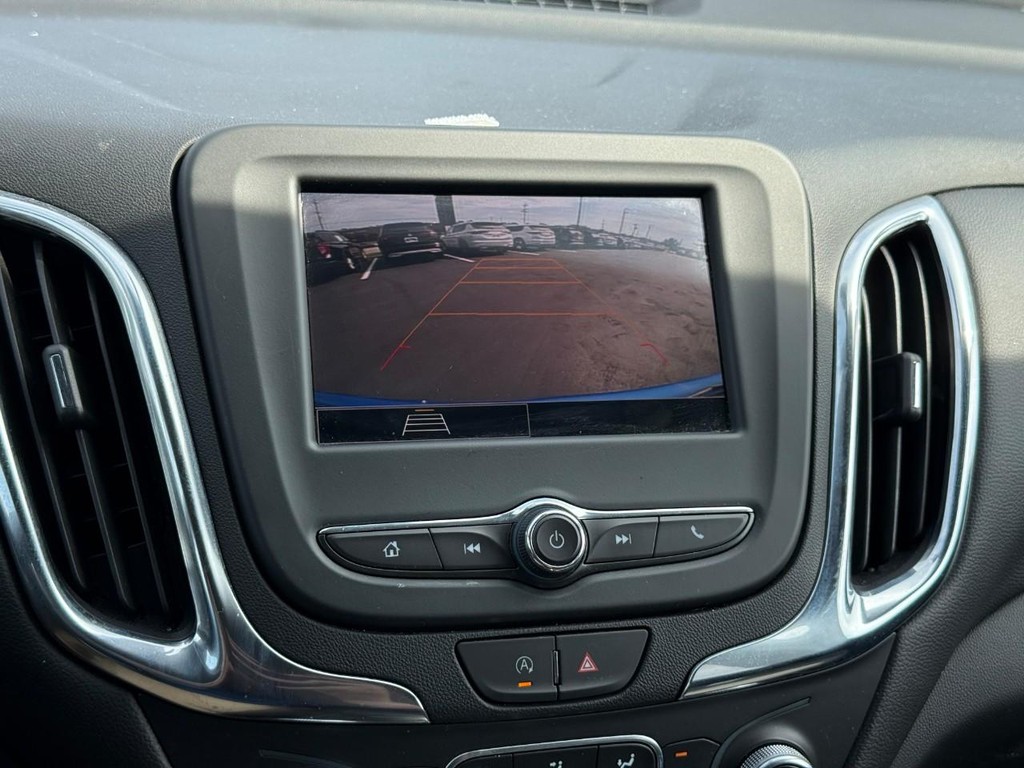 Chevrolet Equinox Vehicle Full-screen Gallery Image 22