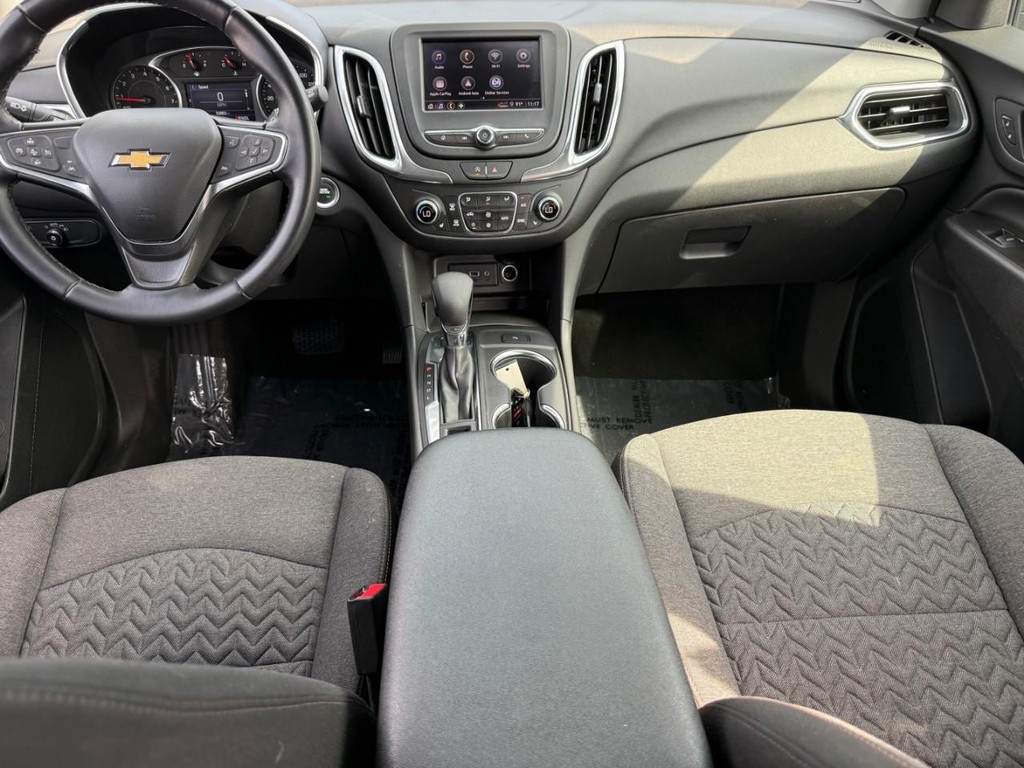 Chevrolet Equinox Vehicle Full-screen Gallery Image 12