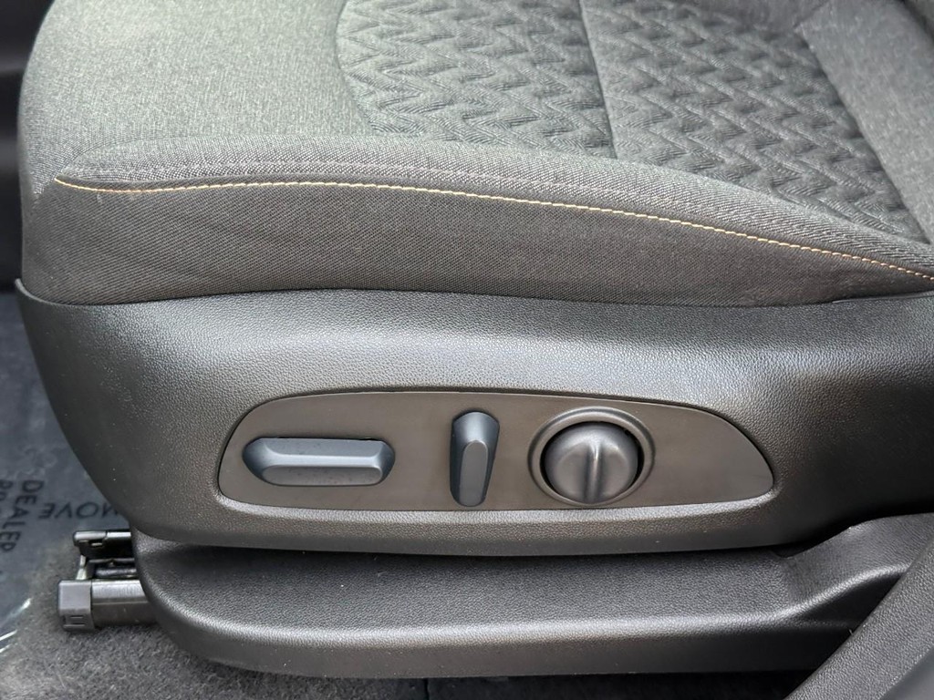 Chevrolet Equinox Vehicle Full-screen Gallery Image 18