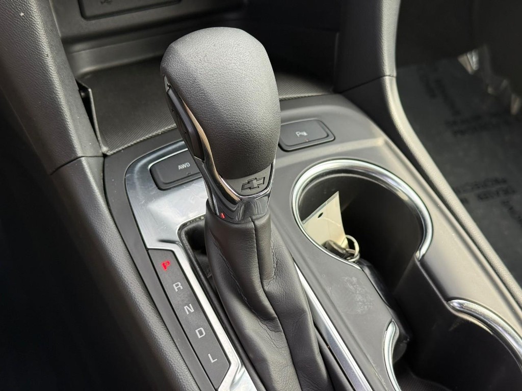Chevrolet Equinox Vehicle Full-screen Gallery Image 22