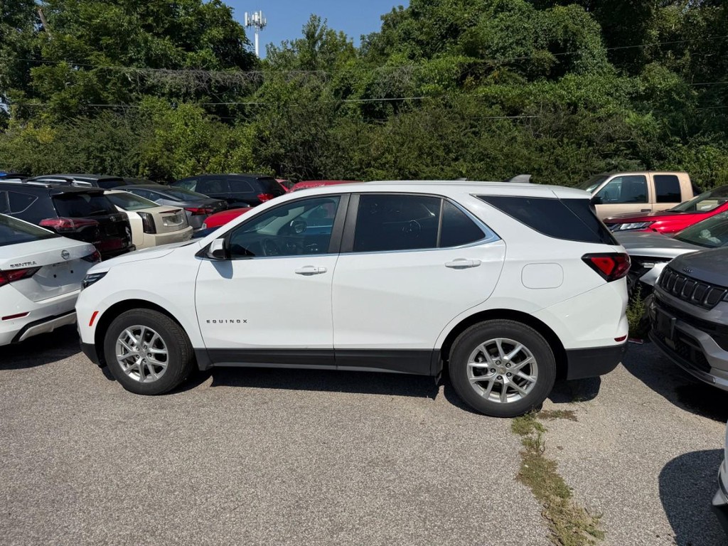 Chevrolet Equinox Vehicle Full-screen Gallery Image 02