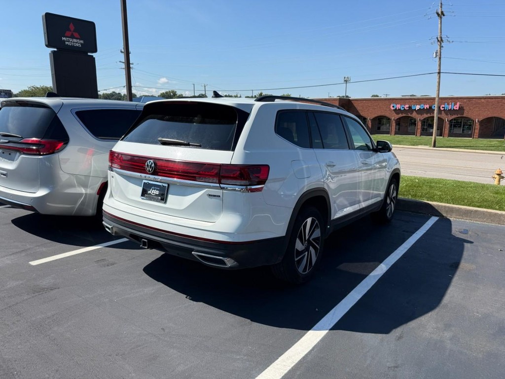 Volkswagen Atlas Vehicle Full-screen Gallery Image 07