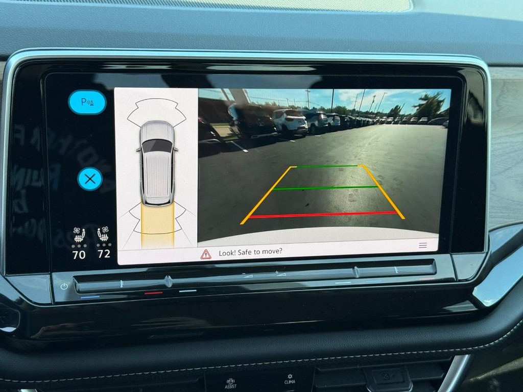 Volkswagen Atlas Vehicle Full-screen Gallery Image 23