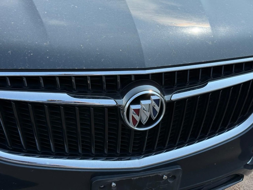 Buick Enclave Vehicle Full-screen Gallery Image 10