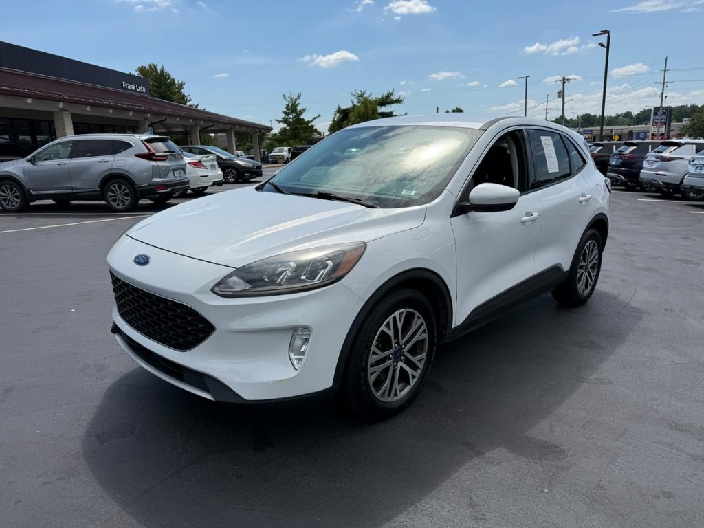 Ford Escape Vehicle Full-screen Gallery Image 09