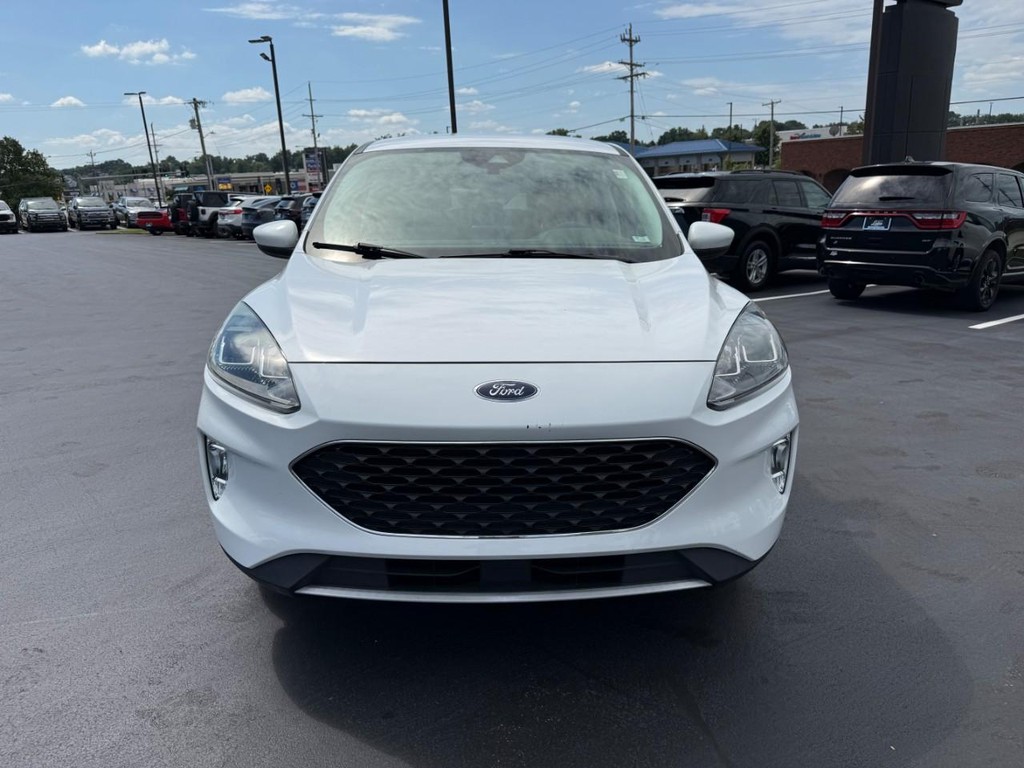 Ford Escape Vehicle Full-screen Gallery Image 10